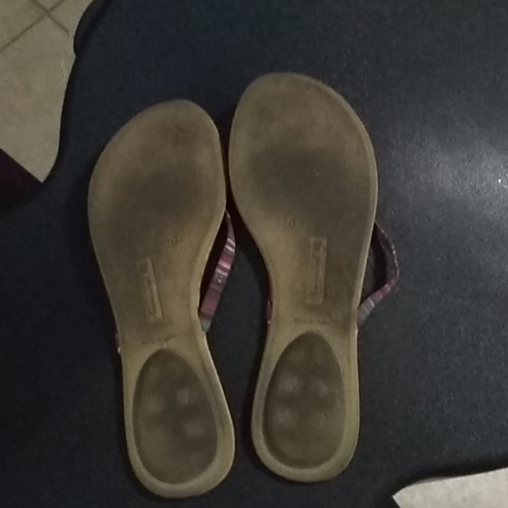 American Eagle Brand Sandals - Picture 3 of 4